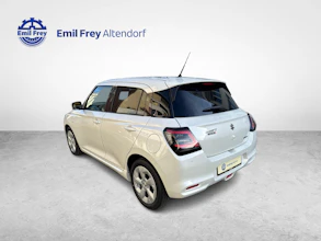 https://vehicle.imgix.net/4455579/467f1c40-95b7-4148-8880-7996bd95e9d3.jpg