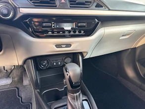 https://vehicle.imgix.net/4455579/892d687a-2ceb-4815-afb6-5dac629daf8f.jpg