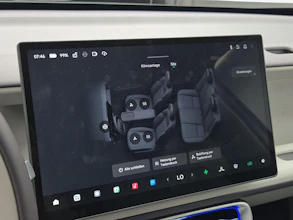 https://vehicle.imgix.net/4455612/67c51e68-780e-4e2d-8aef-5671764614bc.jpg
