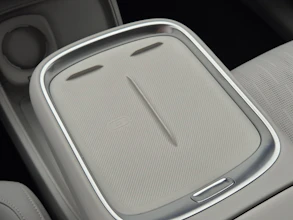 https://vehicle.imgix.net/4455612/e97a806a-6d28-4b81-abb0-5ecc9e8f17b4.jpg