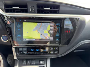 Toyota Auris 1.8 HSD Swiss Trend