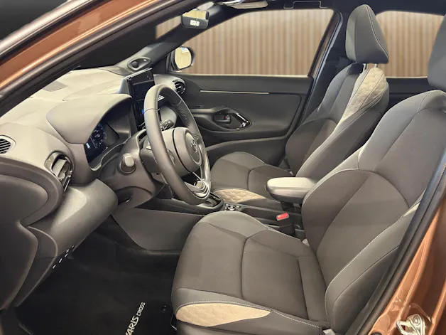 Toyota Yaris Cross 1.5 VVT-i HSD Premium AWD-i