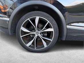 https://vehicle.imgix.net/4455802/71e64f95-26b2-4c32-9be9-02b409610a51.jpg