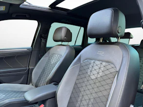 https://vehicle.imgix.net/4455802/75b9bac5-db04-4f35-95e4-ccda6732310b.jpg