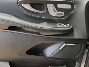 MERCEDES-BENZ V 300 d 4Matic lang Swiss Edition
