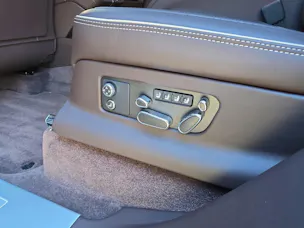 BENTLEY Bentayga 4.0 V8 EWB Azure