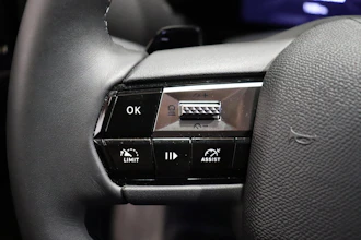 https://vehicle.imgix.net/4455929/1e5a8a43-1950-45a7-a004-5774a9c63edc.JPG