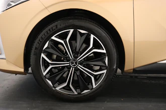 https://vehicle.imgix.net/4455929/3c3a6e6c-9726-4099-adef-53f40442c1dd.JPG