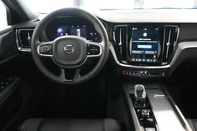VOLVO V60 2.0 B4 Ultimate Dark