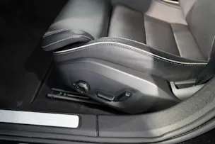 VOLVO V60 2.0 B4 Ultimate Dark
