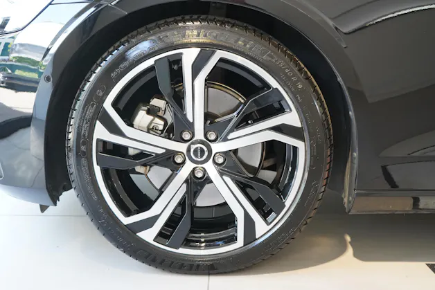 VOLVO V60 2.0 B4 Ultimate Dark