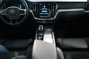 VOLVO V60 2.0 B4 Ultimate Dark