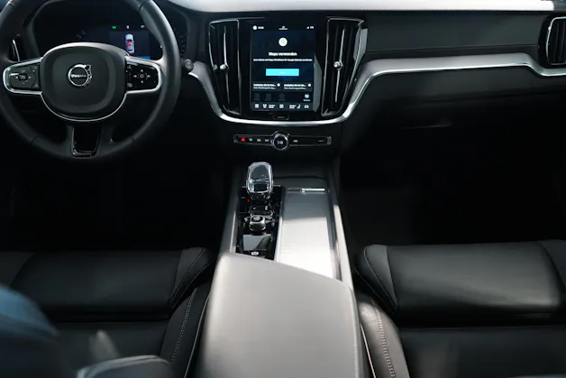 VOLVO V60 2.0 B4 Ultimate Dark