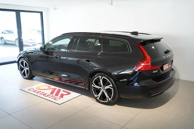 VOLVO V60 2.0 B4 Ultimate Dark