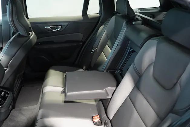 VOLVO V60 2.0 B4 Ultimate Dark