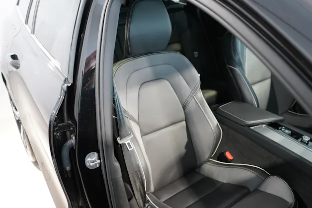 VOLVO V60 2.0 B4 Ultimate Dark