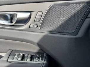VOLVO XC60 2.0 T8 TE Ultra Dark eAWD