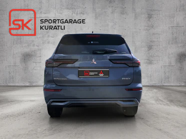 MITSUBISHI OUTLANDER 6