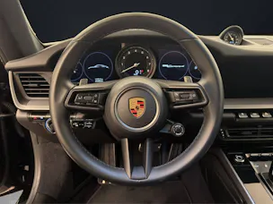 PORSCHE 911 Carrera 4