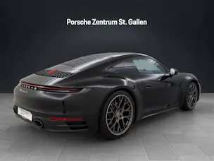 PORSCHE 911 Carrera 4