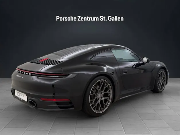 PORSCHE 911 Carrera 4