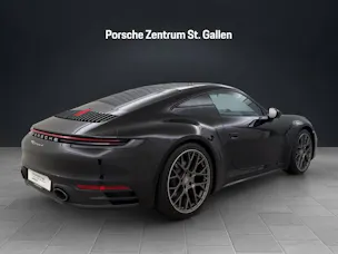 PORSCHE 911 Carrera 4