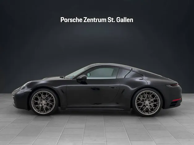 PORSCHE 911 Carrera 4