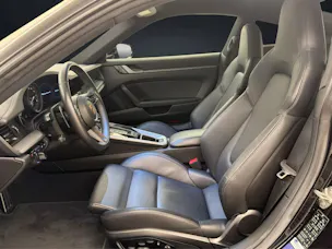 PORSCHE 911 Carrera 4
