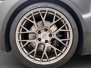PORSCHE 911 Carrera 4