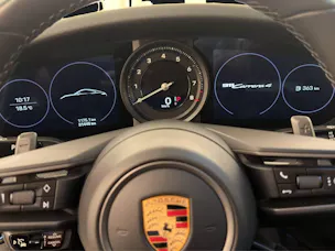 PORSCHE 911 Carrera 4