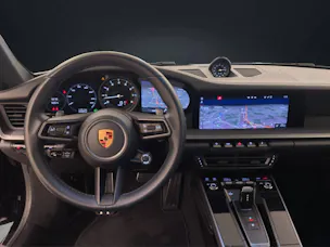 PORSCHE 911 Carrera 4