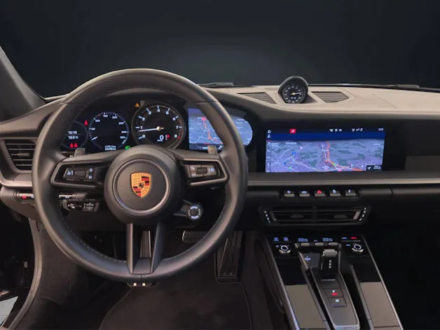 PORSCHE 911 Carrera 4