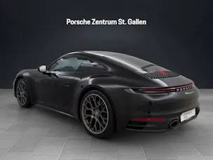 PORSCHE 911 Carrera 4