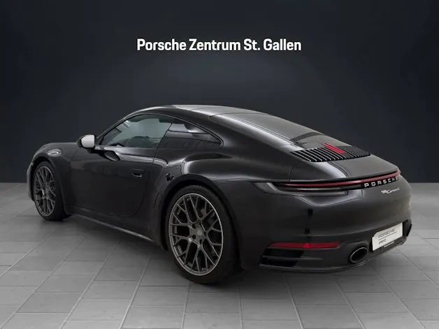 PORSCHE 911 Carrera 4