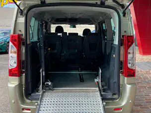 PEUGEOT Expert Tepee 2.0 HDi Rollstuhltransport