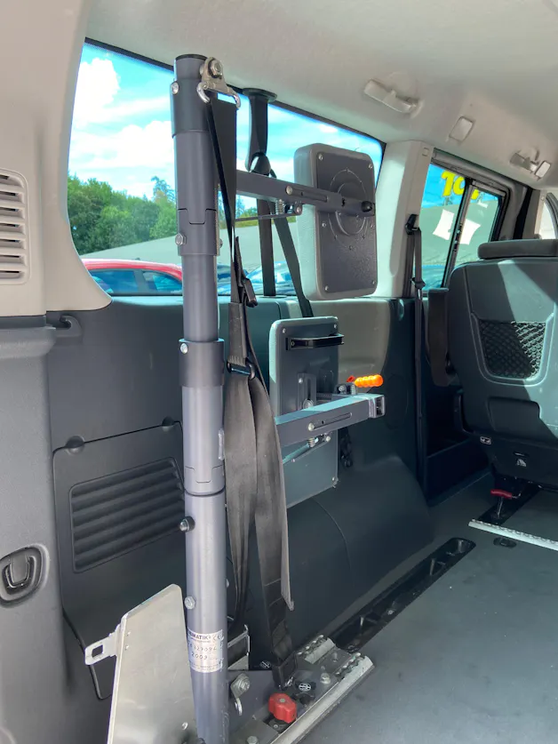 PEUGEOT Expert Tepee 2.0 HDi Rollstuhltransport