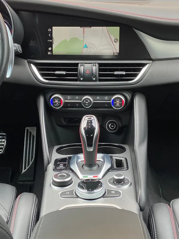 ALFA ROMEO Giulia 2.0 Competizione Q4 AT8