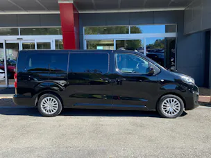 PEUGEOT Traveller 2.0 BlueHDi EAT8 9-Plätze