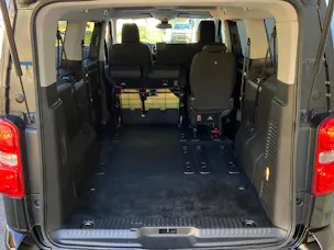 PEUGEOT Traveller 2.0 BlueHDi EAT8 9-Plätze