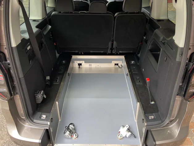 VW Caddy Maxi Kombi 2.0 TDi DSG Rollstuhltransport 5+1 Plätze