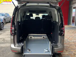 VW Caddy Maxi Kombi 2.0 TDi DSG Rollstuhltransport 5+1 Plätze
