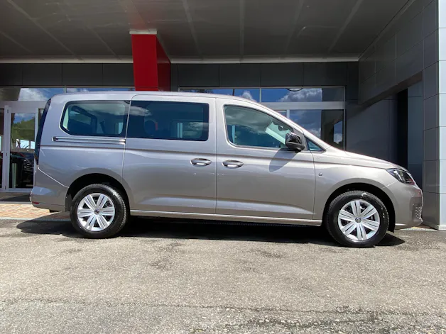 VW Caddy Maxi Kombi 2.0 TDi DSG Rollstuhltransport 5+1 Plätze