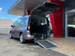 VW Caddy Maxi Kombi 2.0 TDi DSG Rollstuhltransport 5+1 Plätze