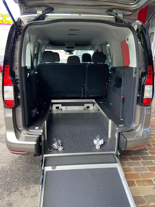 VW Caddy Maxi Kombi 2.0 TDi DSG Rollstuhltransport 5+1 Plätze