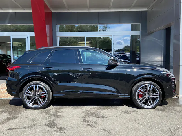 AUDI Q3 SUV TFSI 266 quattro S tronic Sline