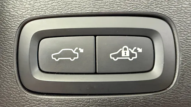 VOLVO XC60 2.0 T6 TE Ultimate Dark e