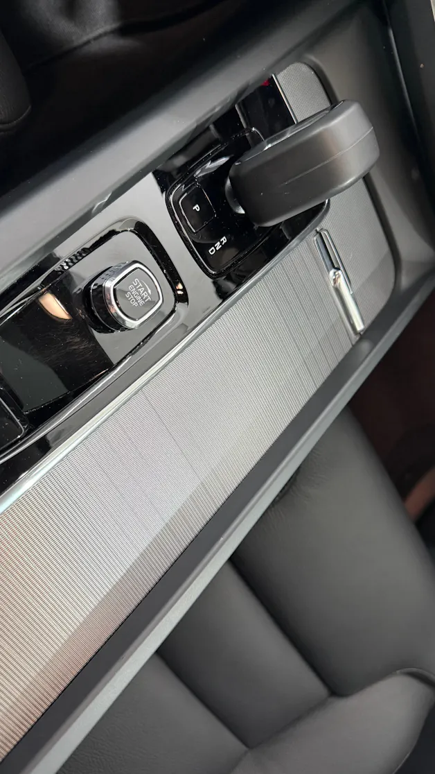 VOLVO XC60 2.0 T6 TE Ultimate Dark e