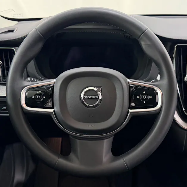 VOLVO XC60 2.0 T6 TE Ultimate Dark e