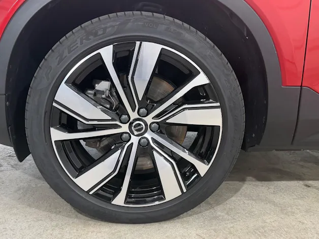 VOLVO XC40 P8 AWD Pure Electric R-Design