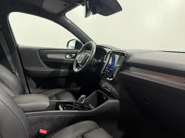 VOLVO XC40 P8 AWD Pure Electric R-Design